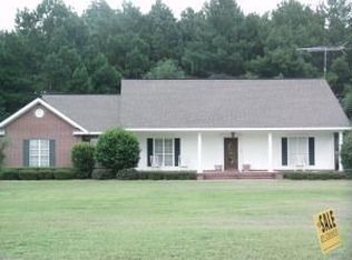128 Layton Rd, Collins, MS 39428