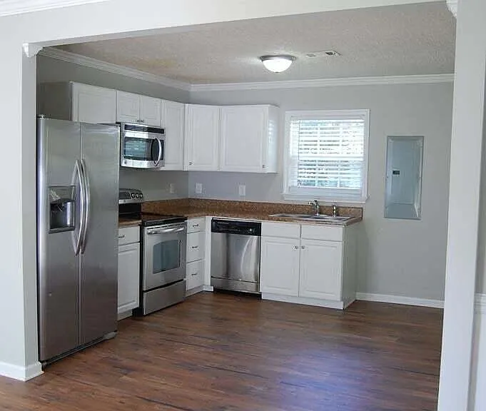 111 Smallridge St — Photo 2