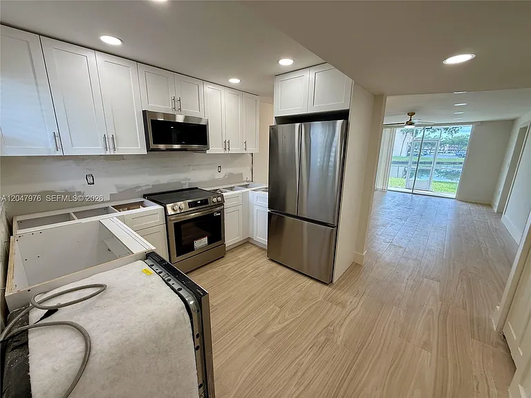 8600 Sunrise Lakes Blvd #102 — Photo 2