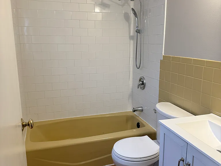 21 Bradford Ave — Photo 15