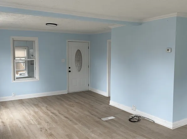 11 Bettez St, West Warwick, RI 02893