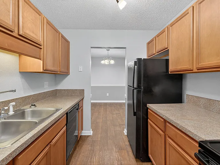 North Bluff Apartments — Photo 28