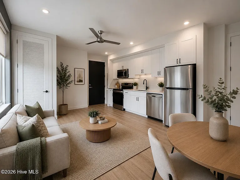 919 Castle St #202 — Photo 3