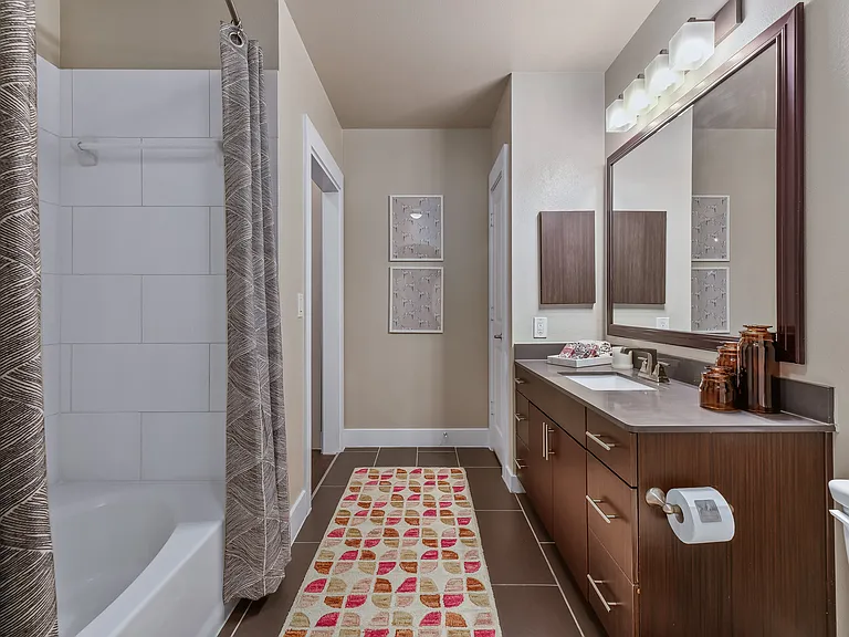 The Fairmount at Oak Lawn — Photo 9