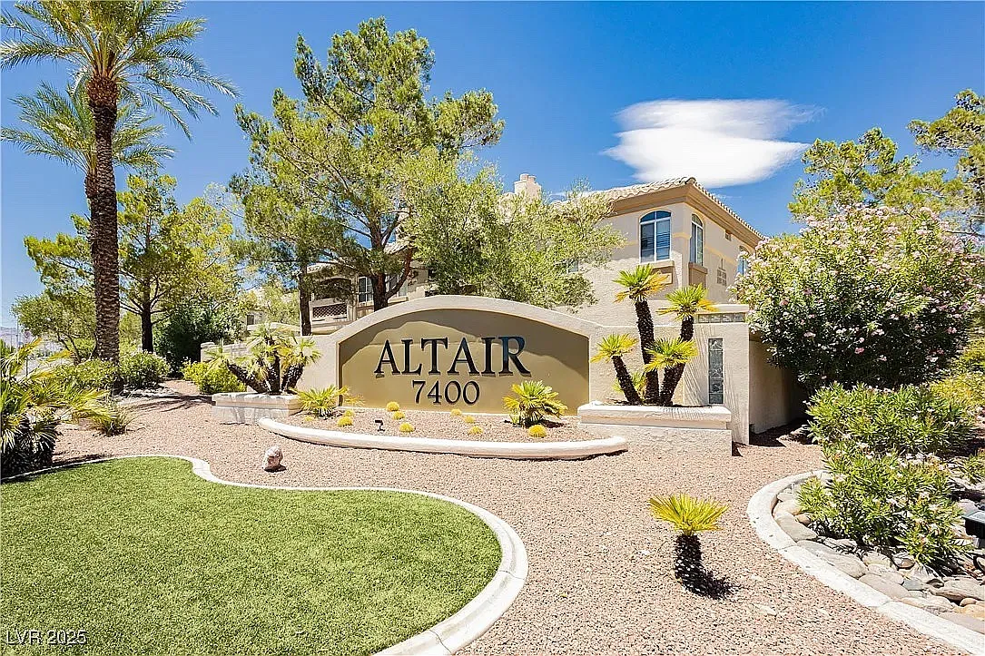 2 bed, 959 sqft, $1,850 — Photo 1