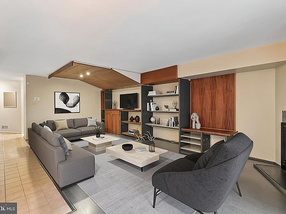 4th image of 214 N 22nd St #30-DR10L