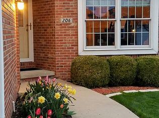 206 Field Ct, Normal, IL 61761