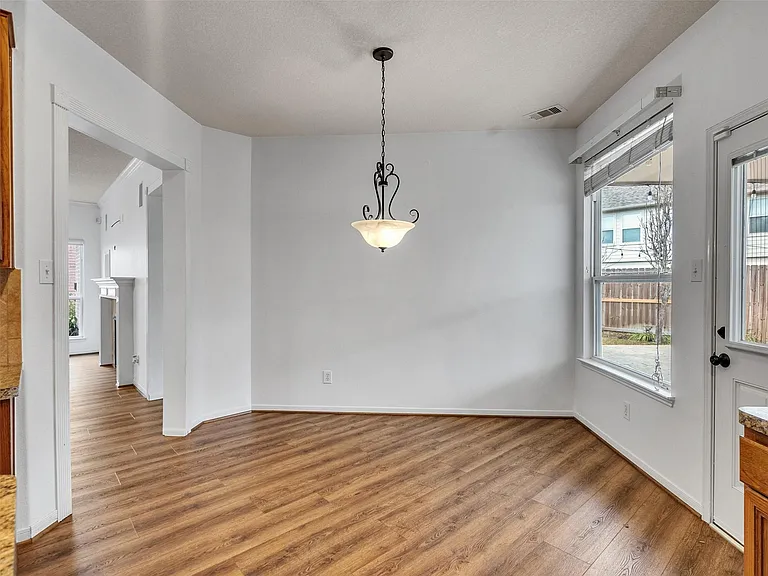 9915 Valance Way — Photo 14