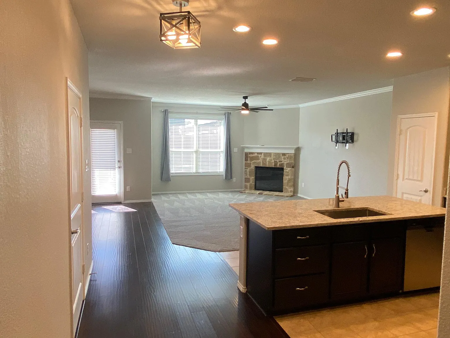 4 bed, 2616 sqft, $2,900 — Photo 4