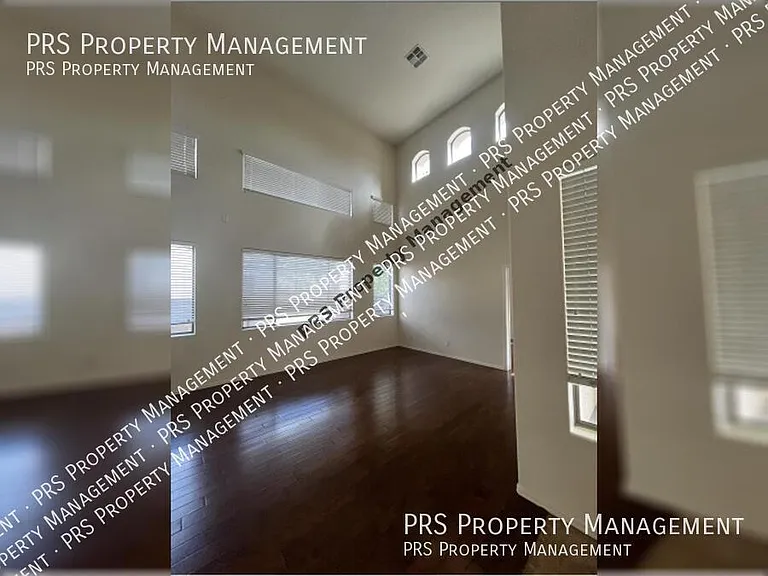 576 E Julian Dr — Photo 4