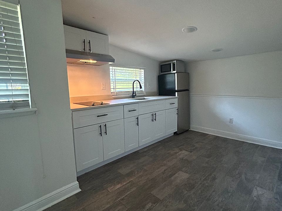 1st image of 2324 Dawley Ave #B