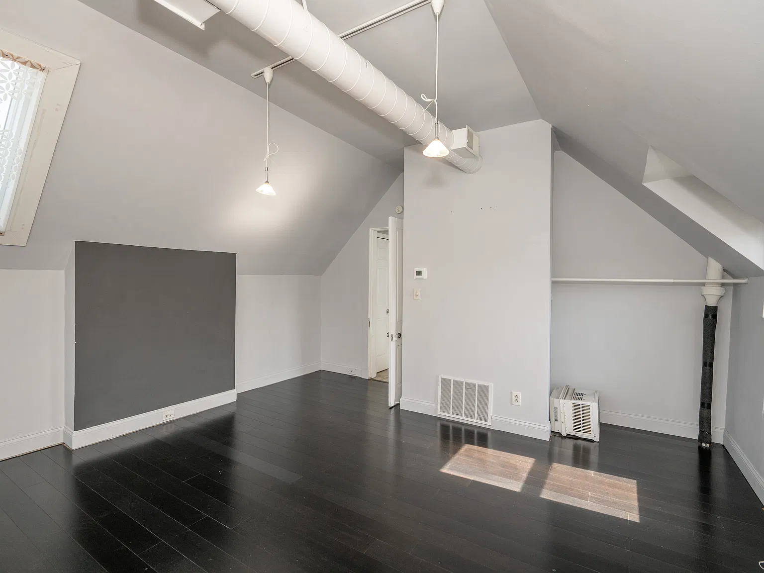 1 bed, 700 sqft, $1,135 — Photo 3