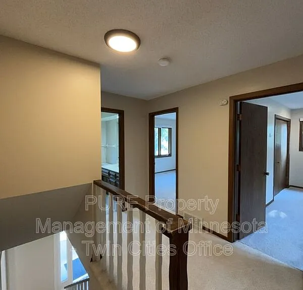 7420 Hyde Park Cir — Photo 15