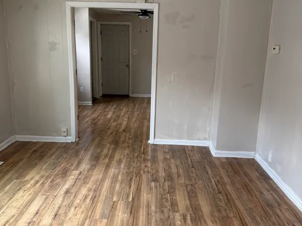 3507 Independence Rd, Cleveland, OH 44105