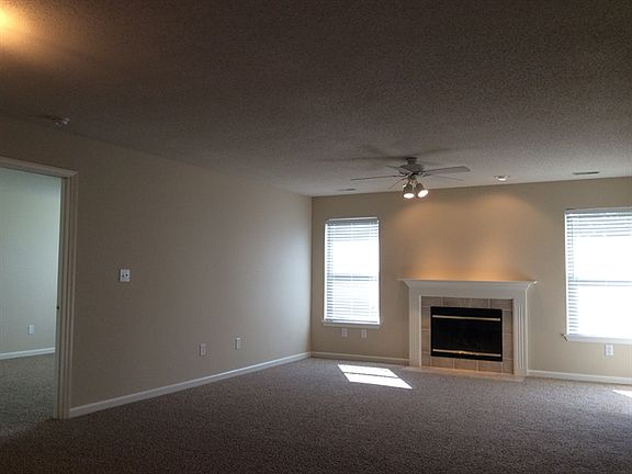 3rd image of 19214 Fox Chase Dr