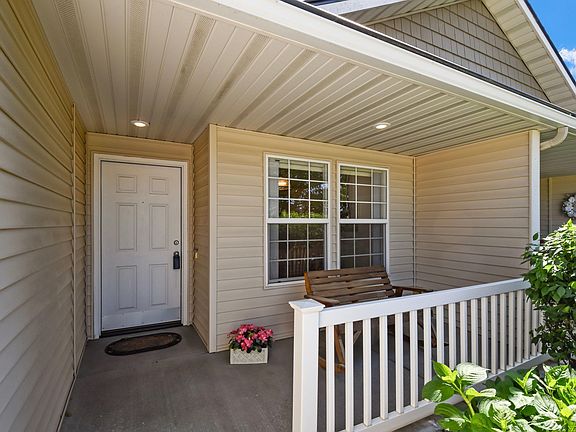 3rd image of 1307 E Willowbrook