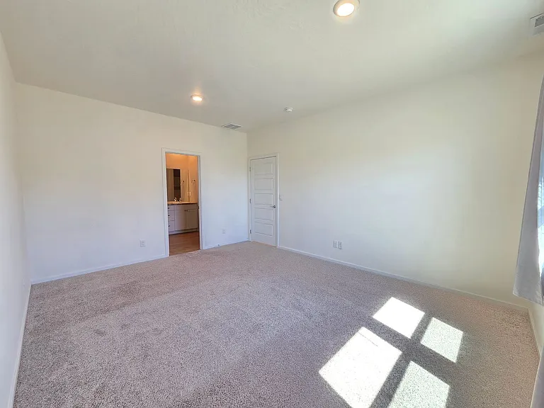 5711 W Georgetown Ln — Photo 13
