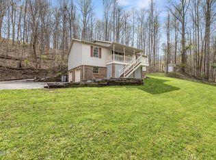 8605 Parker Dr, Corryton, TN 37721