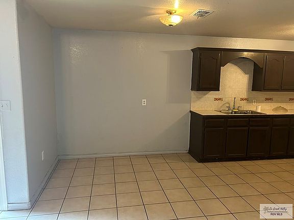 3rd image of 2935 Gazelle Ave