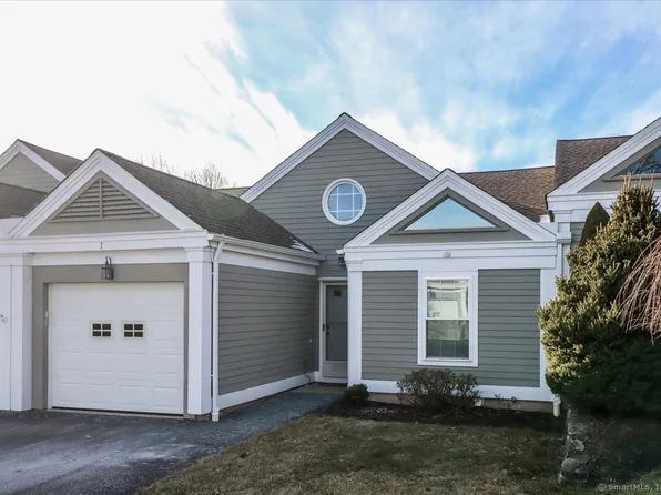 7 Saint George Place #7, Newtown, CT 06482