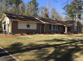 68 Hickory Rd, Whiteville, NC 28472