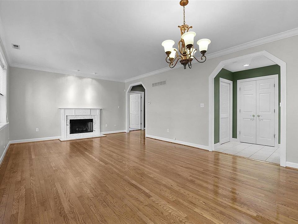 1st image of 6239 Rosebury Ave APT 2E