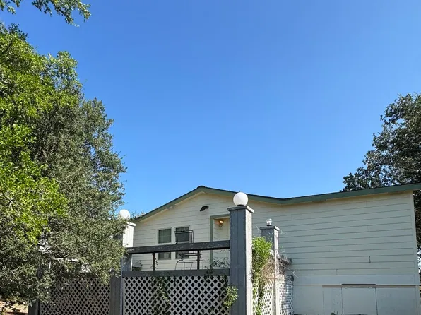 264 County Road 5633, Castroville, TX 78009