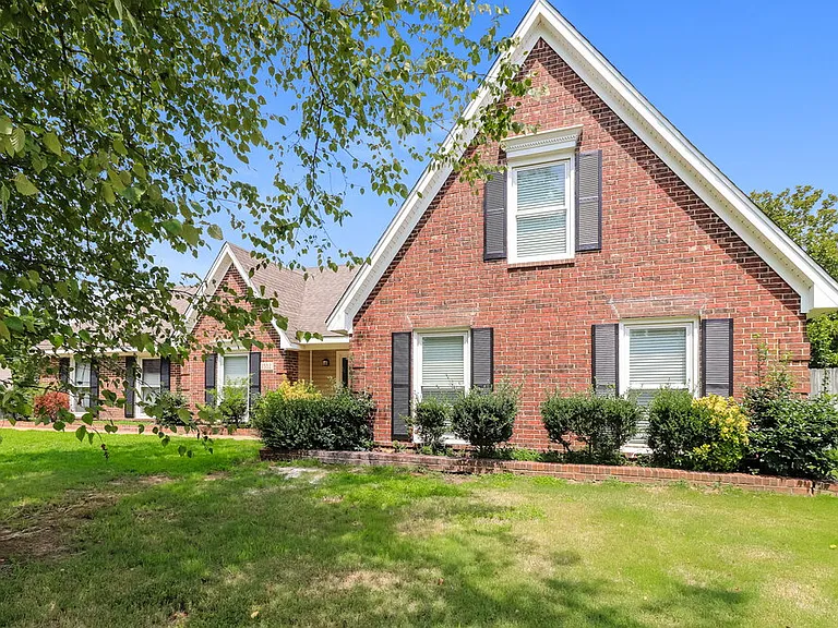1582 Wind River Cir E — Photo 4