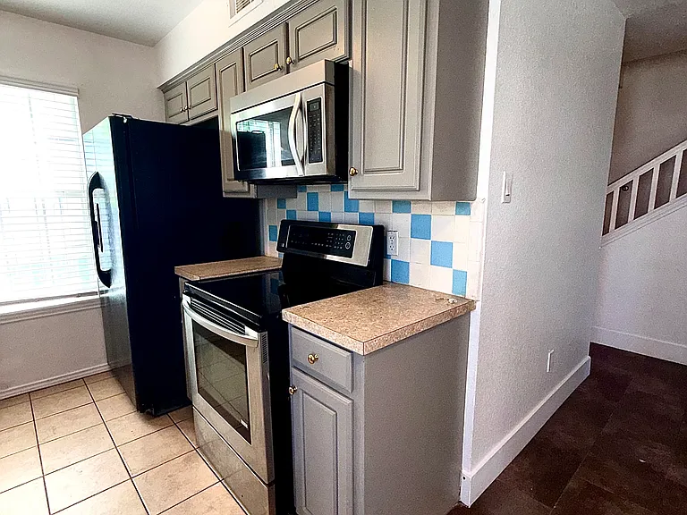 4626 San Jacinto St #D — Photo 8