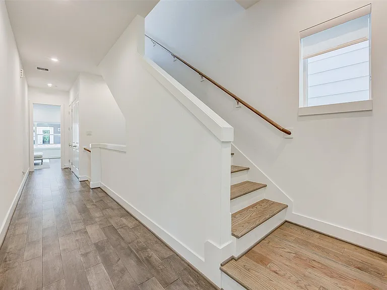 5839 Dolores St — Photo 27