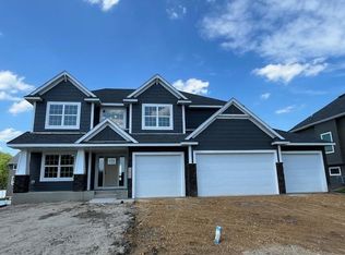 1825 Laramee Ln, Centerville, MN 55038