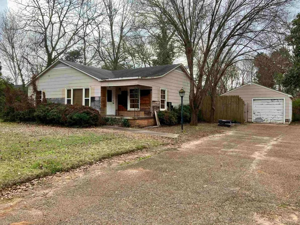 904 Camp St, Kilgore, TX 75662