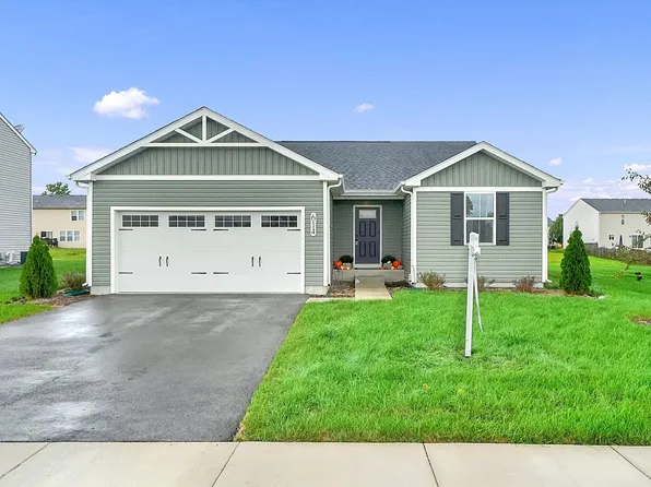 614 Wilson St, Waterman, IL 60556