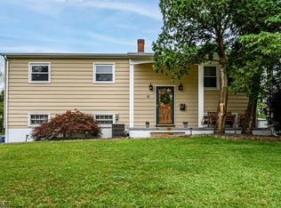 11 Atlantic Rd, Somerset, NJ 08873