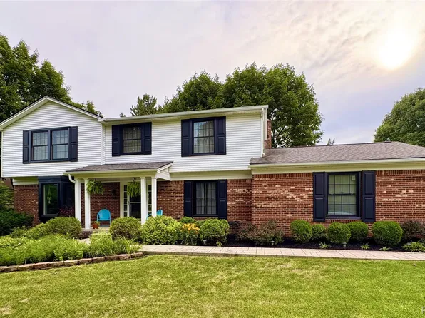12315 Glenview Dr, Plymouth, MI 48170