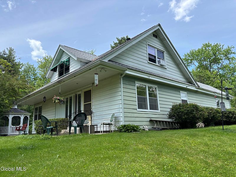 2nd image of 27 Rutherford Road
