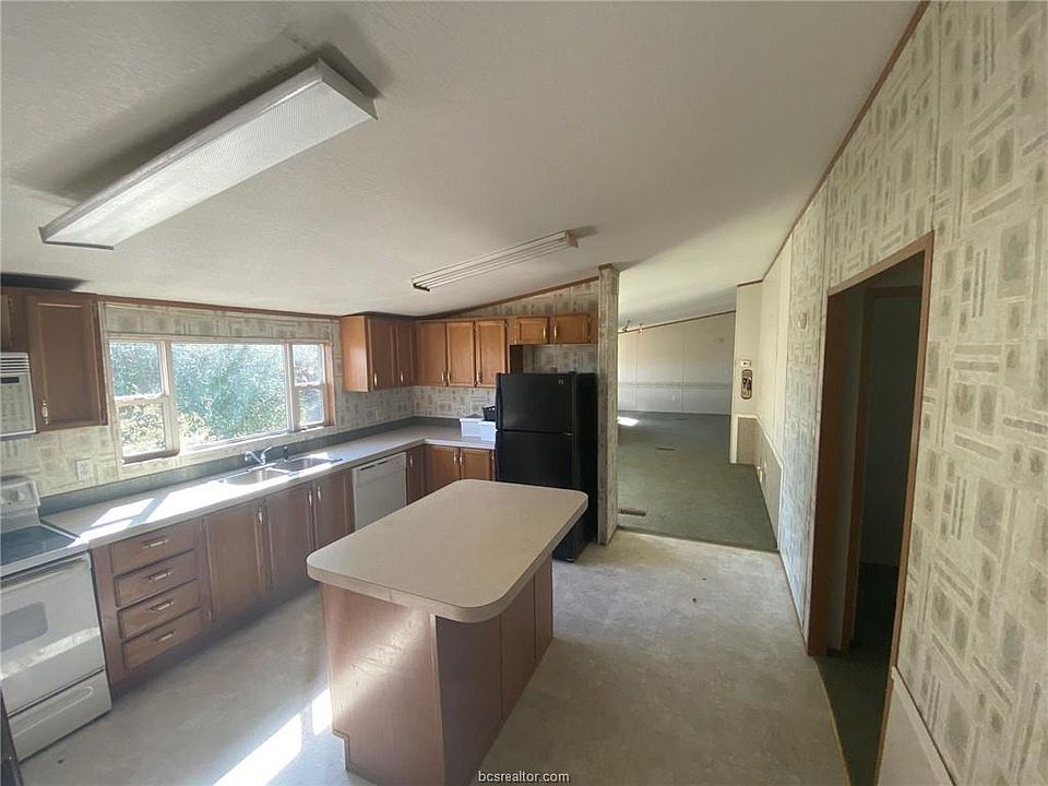 2nd image of 5965 Jones Rd