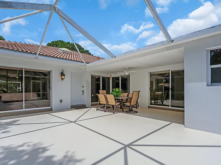 7904 Chapman Oak Ct — Photo 3