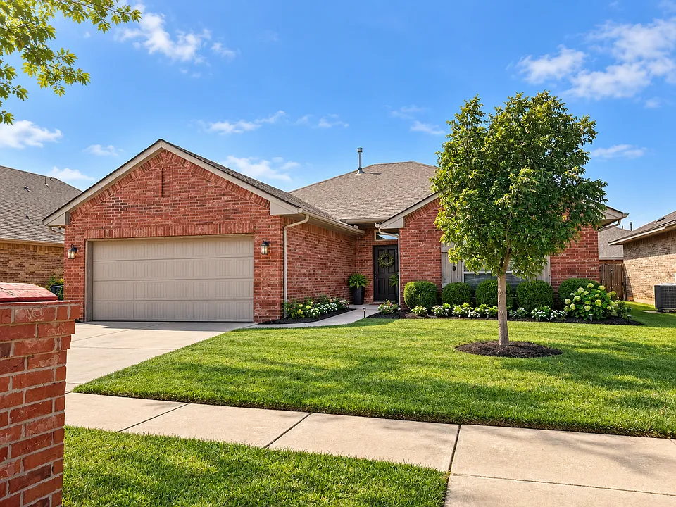 16301 Iron Tree Ln