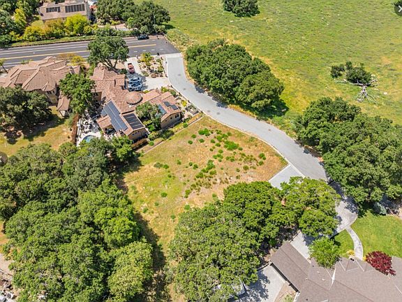 3rd image of 2391 Mantelli Dr