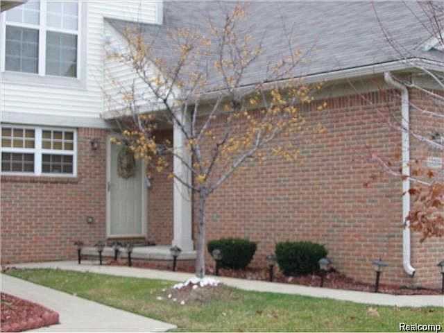 1st image of 33200 Forest Park Dr