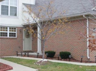 33200 Forest Park Dr, Wayne, MI 48184