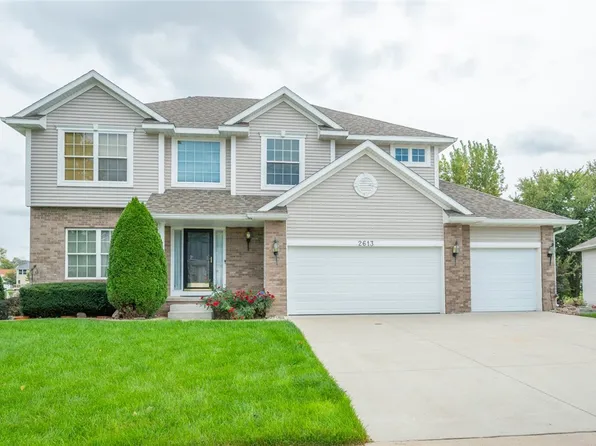 2613 Moonlight Dr, Des Moines, IA 50320