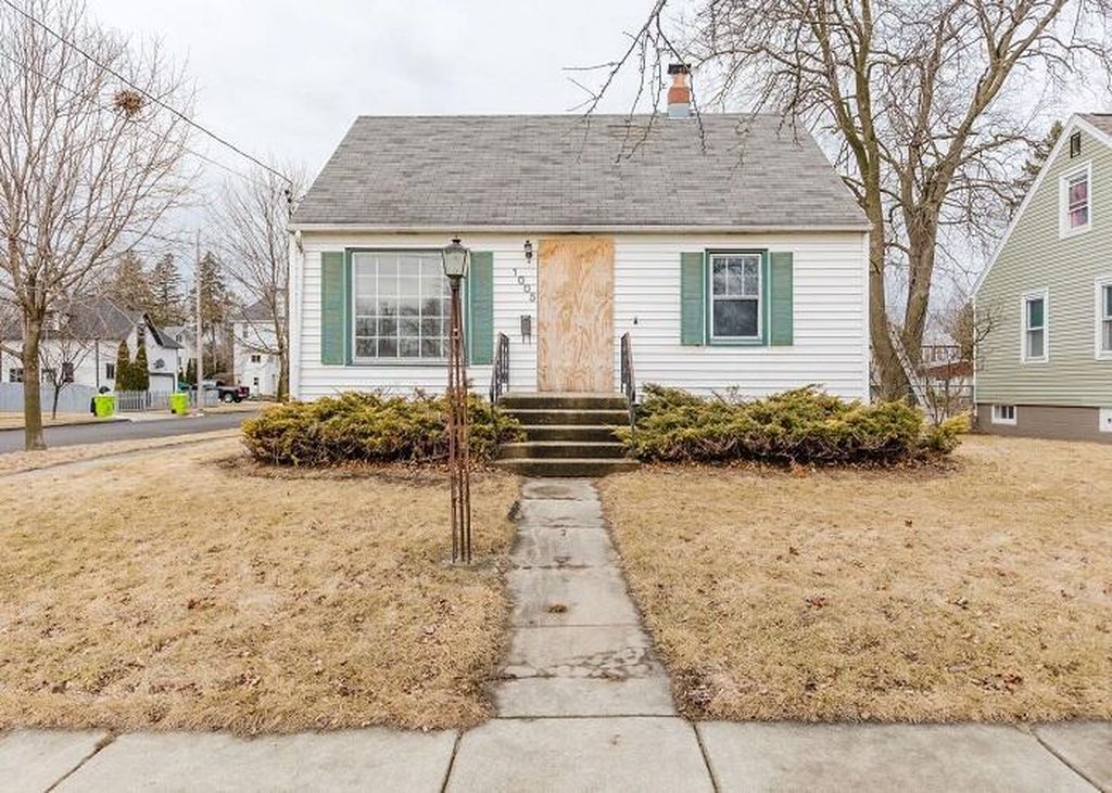 Real estate listing image
