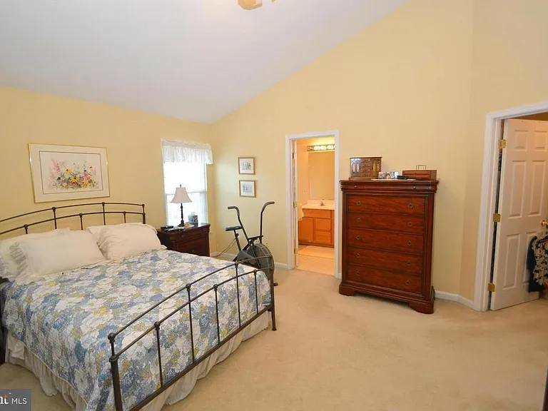 25547 Gwynneth Sq — Photo 8