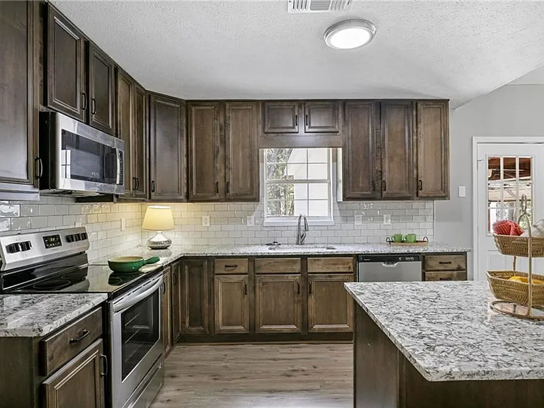 1312 Lake Paradise Rd — Photo 10