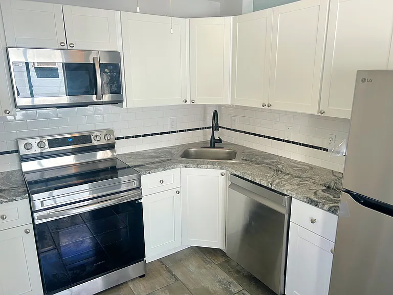 13301-2 2nd St E — Photo 4