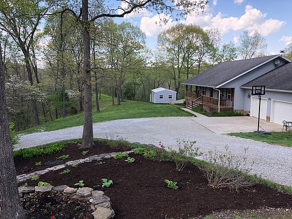 3rd image of 555 Rocky Acres Ln