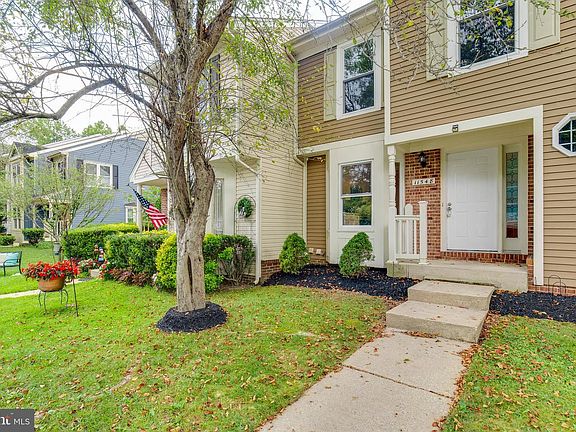 3rd image of 11548 Hill Meade Ln