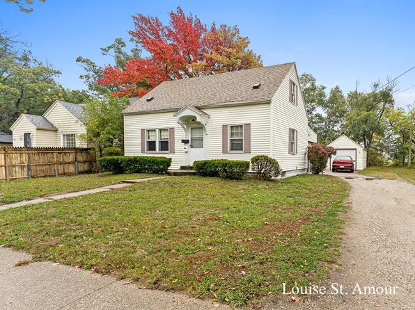 35 E Maplewood Ave, Muskegon Heights, MI 49444